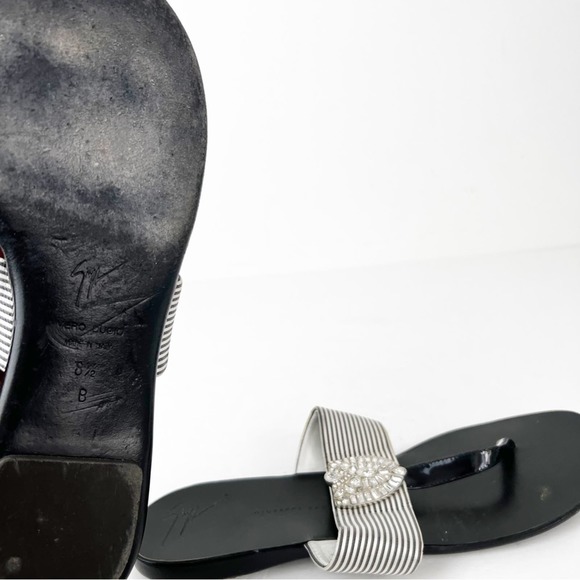 Giuseppe Zanotti Diamond Jewel thong flats black and white - Picture 3 of 8